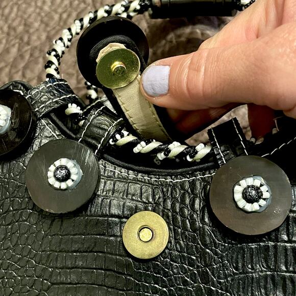 Mary Frances Retro Black & White Frame Bag - Picture 11 of 13